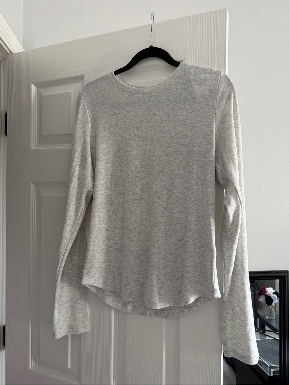 NWT AEO Heather Gray Long Sleeve Crewneck